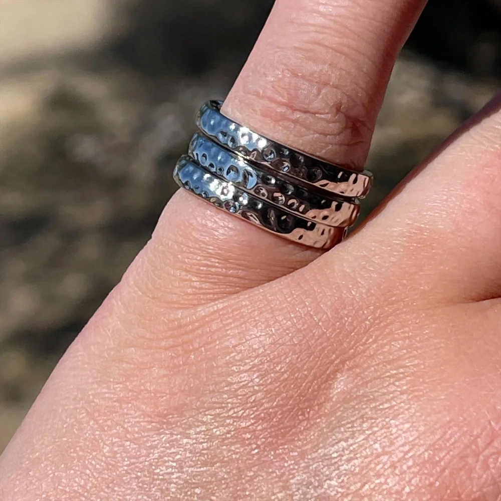 SET OF 3 HAMMERED SILVER TONE STACKABLE RINGS NO NICKEL! - Picture 6 of 9
